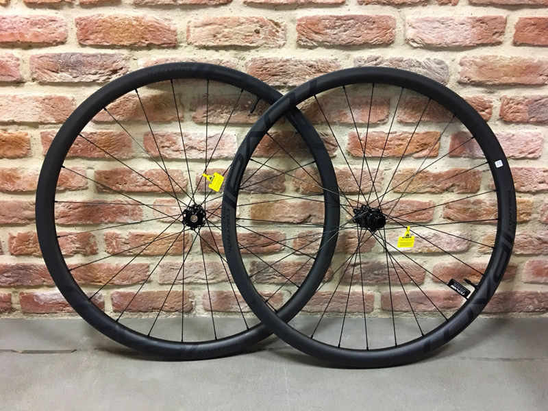 Roval sl hot sale 29 carbon wheels